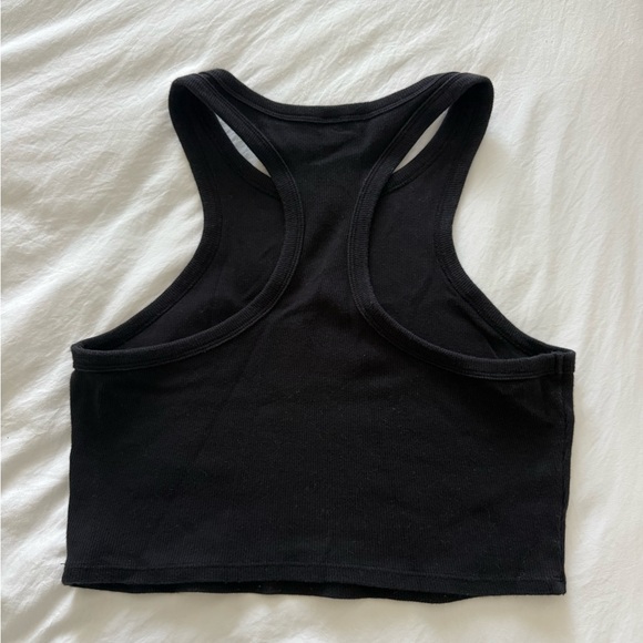 alo yoga aspire tank in black - Picture 6 of 7